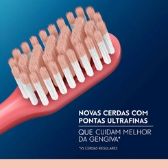 ESCOVA DENTAL ORAL B ICONIC ULTRA MACIA COM 1 UNIDADE
